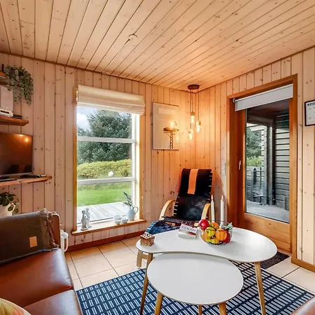 Engeline - 300m To The Fjord By Interhome *
