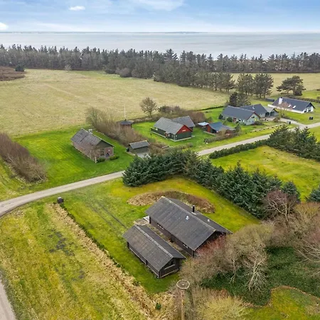 Engeline - 300m To The Fjord By Interhome